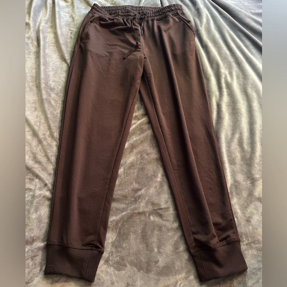 Women’s joggers